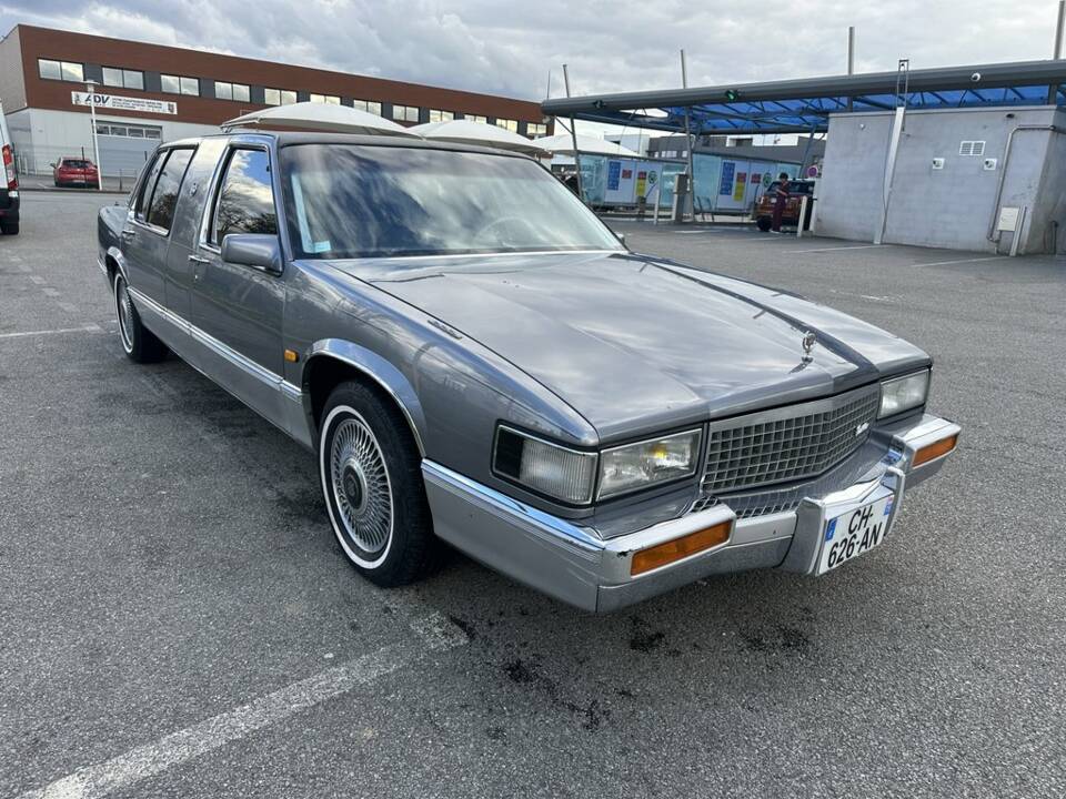 Immagine 4/8 di Cadillac DeVille (1991)