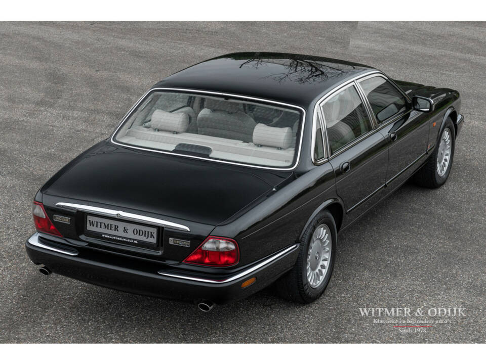 Image 9/32 of Jaguar XJ6 3.2 Executive (1997)