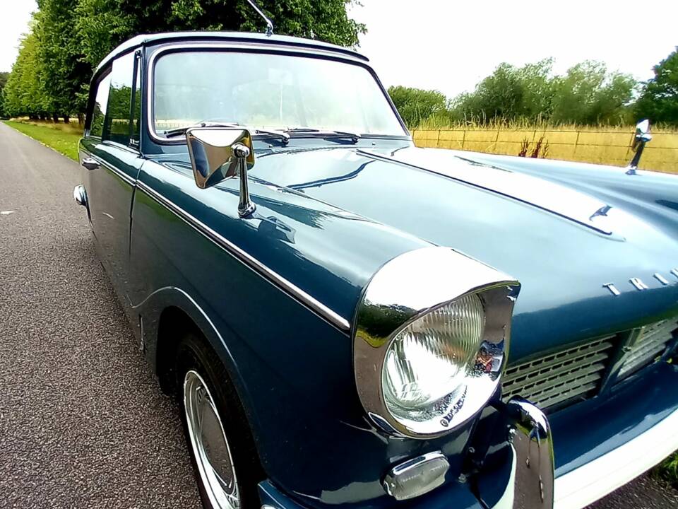 Image 2/93 of Triumph Herald 1200 (1964)