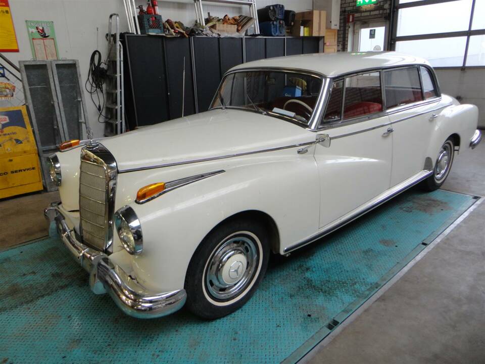 Image 8/28 de Mercedes-Benz 300 d (1960)