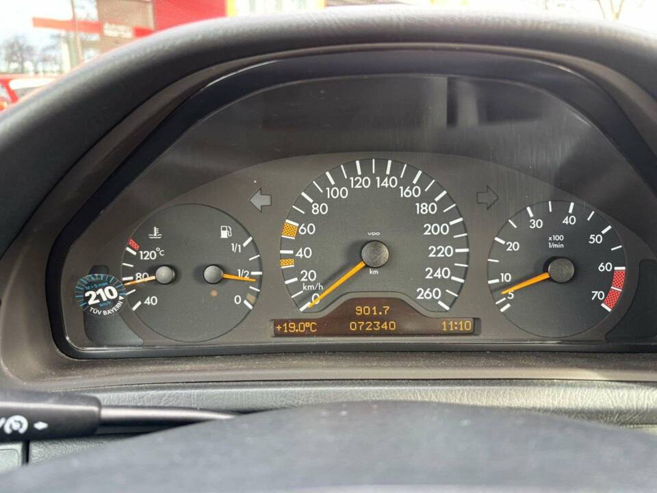 Afbeelding 12/34 van Mercedes-Benz CLK 320 (1999)