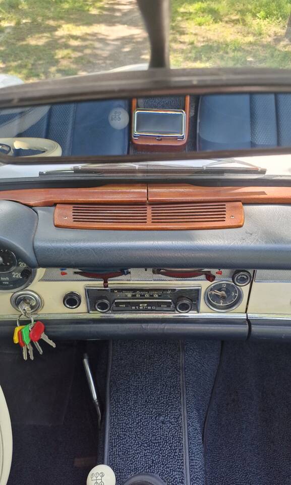 Image 28/100 de Mercedes-Benz 250 SL (1967)