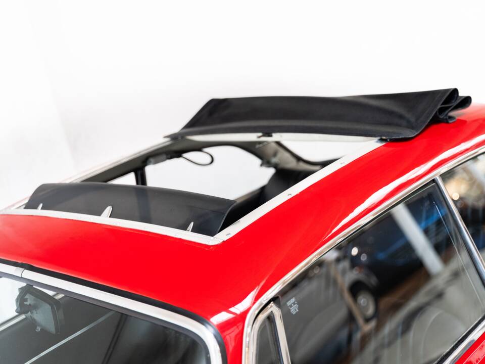 Bild 27/32 von Alfa Romeo Giulia 1600 GT Junior (1972)