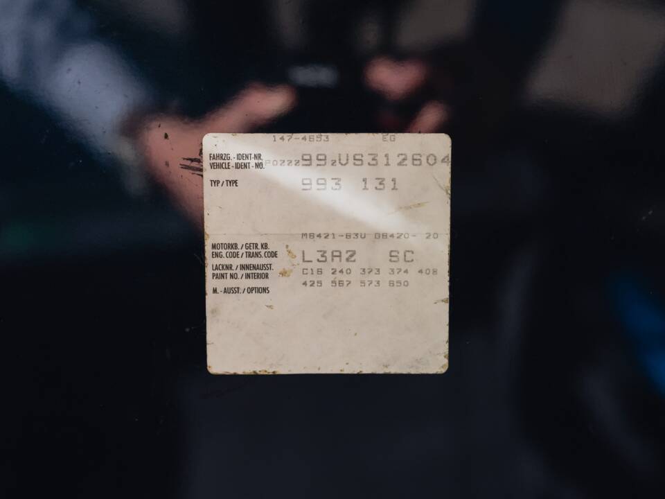 Image 47/52 of Porsche 911 Carrera 4 (1997)