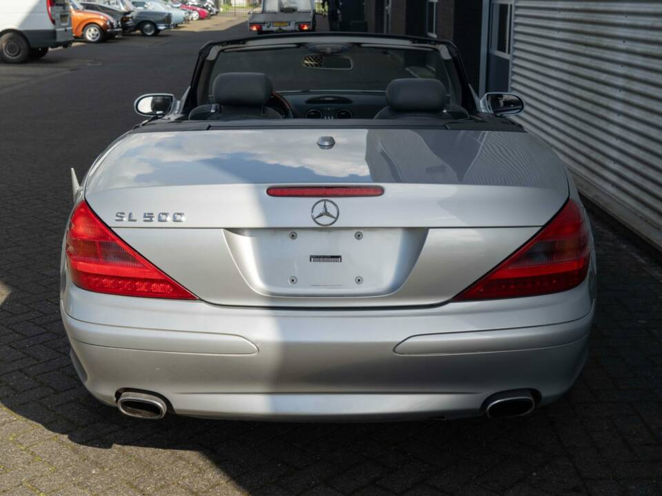 Image 5/6 de Mercedes-Benz SL 500 (2006)