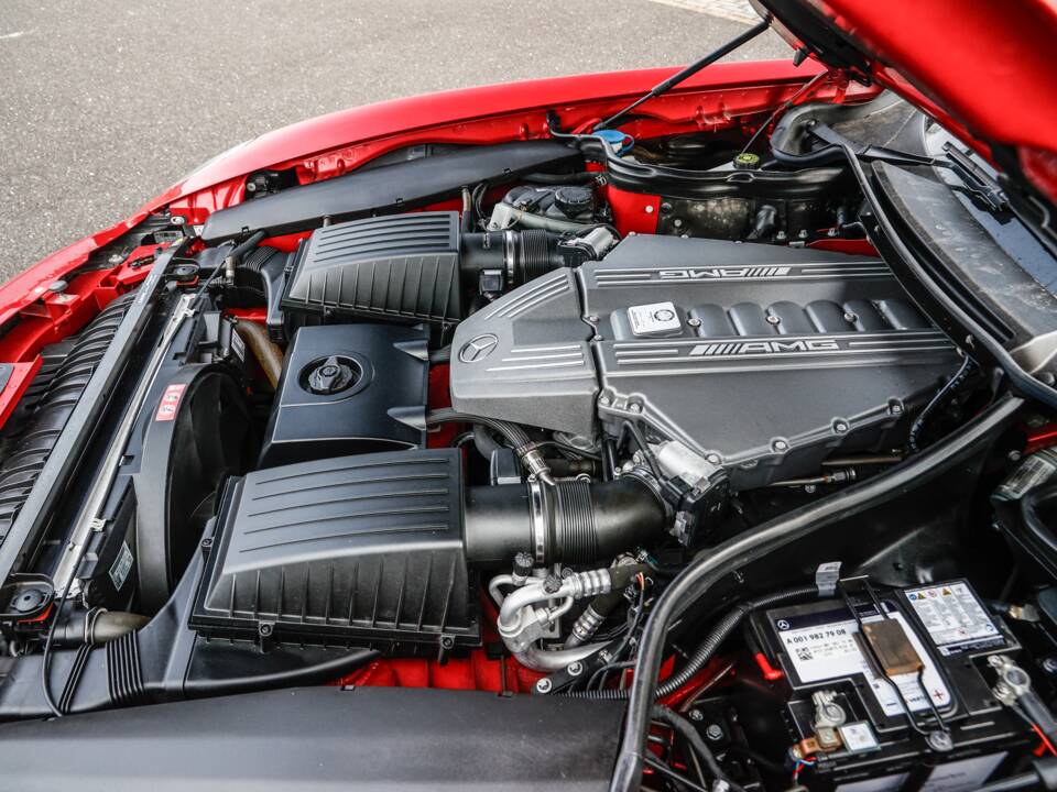 Image 32/40 of Mercedes-Benz SLS AMG Roadster (2011)