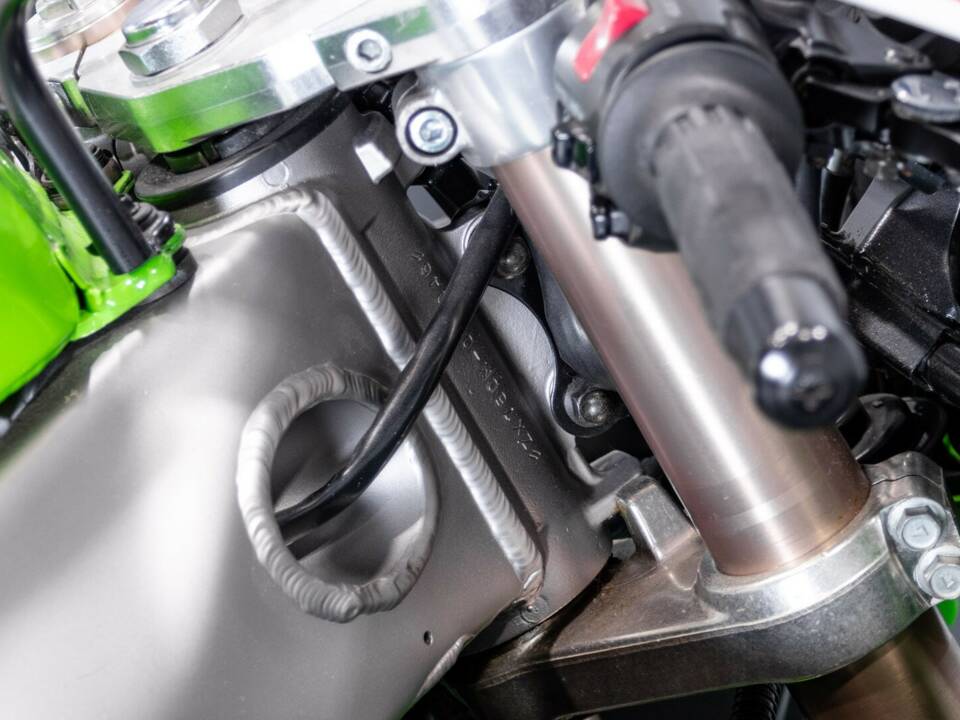 Afbeelding 10/35 van Kawasaki ZX-R 750 J/R (1993)