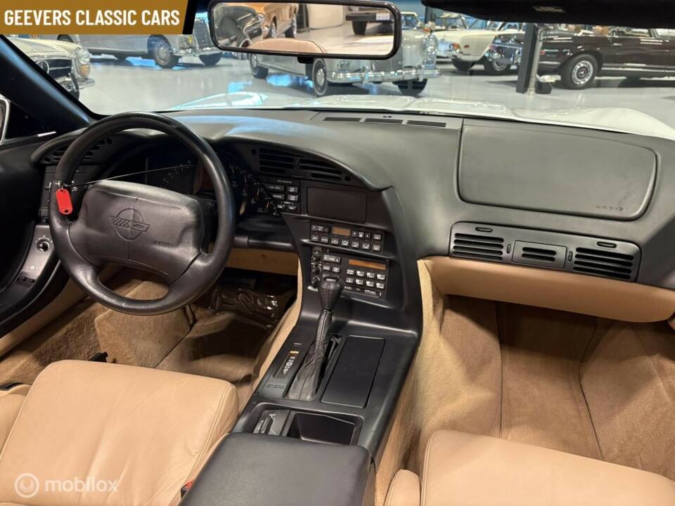 Image 28/30 of Chevrolet Corvette Convertible (1995)