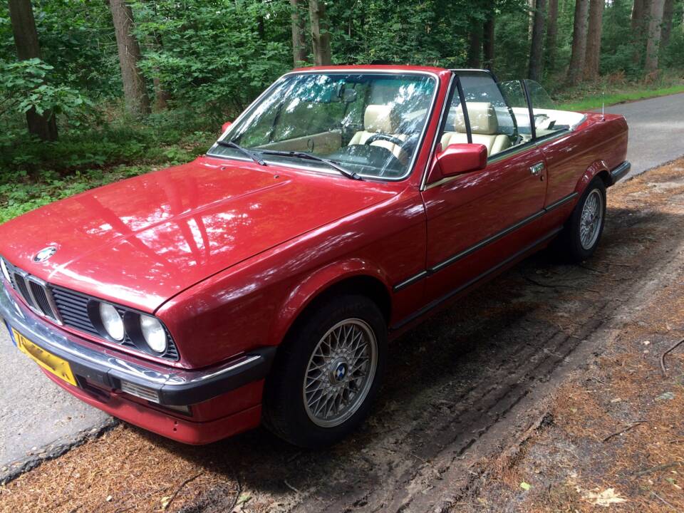 Image 8/13 de BMW 325i (1986)