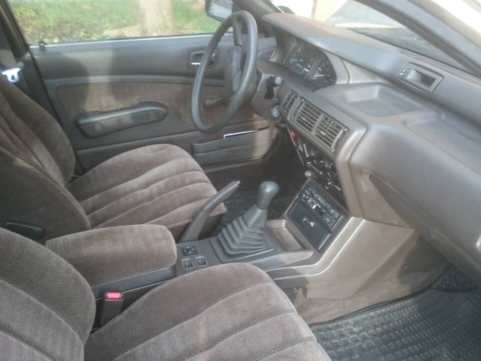 Immagine 5/5 di Mitsubishi Galant (1988)