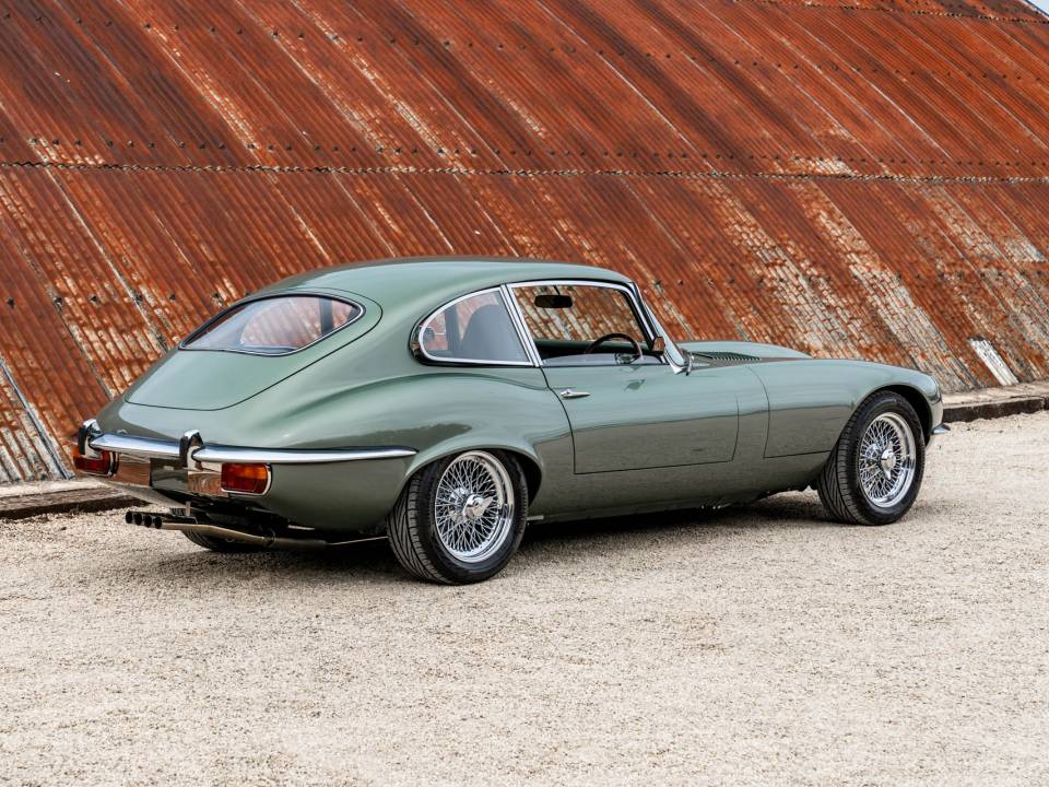 Image 8/50 of Jaguar Type E V12 (2+2) (1971)