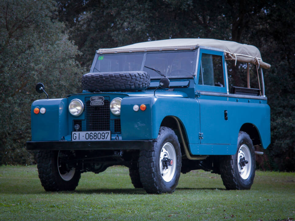 Image 1/48 of Land Rover 88 (1967)