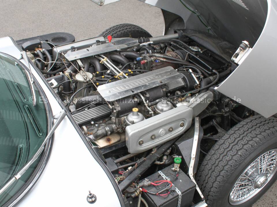 Afbeelding 28/28 van Jaguar E-Type V12 (2+2) (1971)