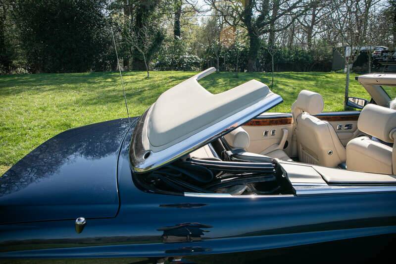 Image 47/50 of Bentley Azure Mulliner (1996)