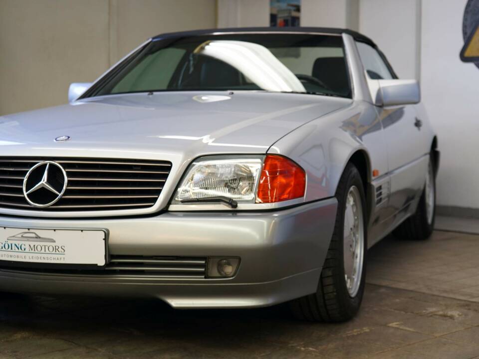 Image 6/42 of Mercedes-Benz 500 SL (1992)