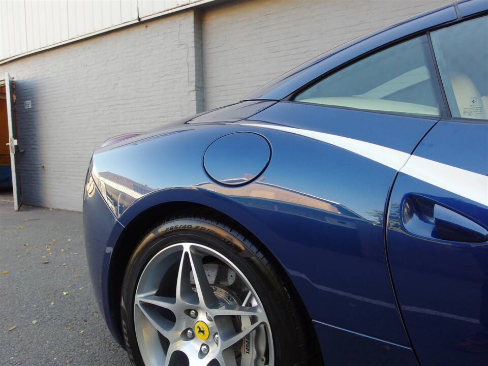 Bild 28/99 von Ferrari California (2009)