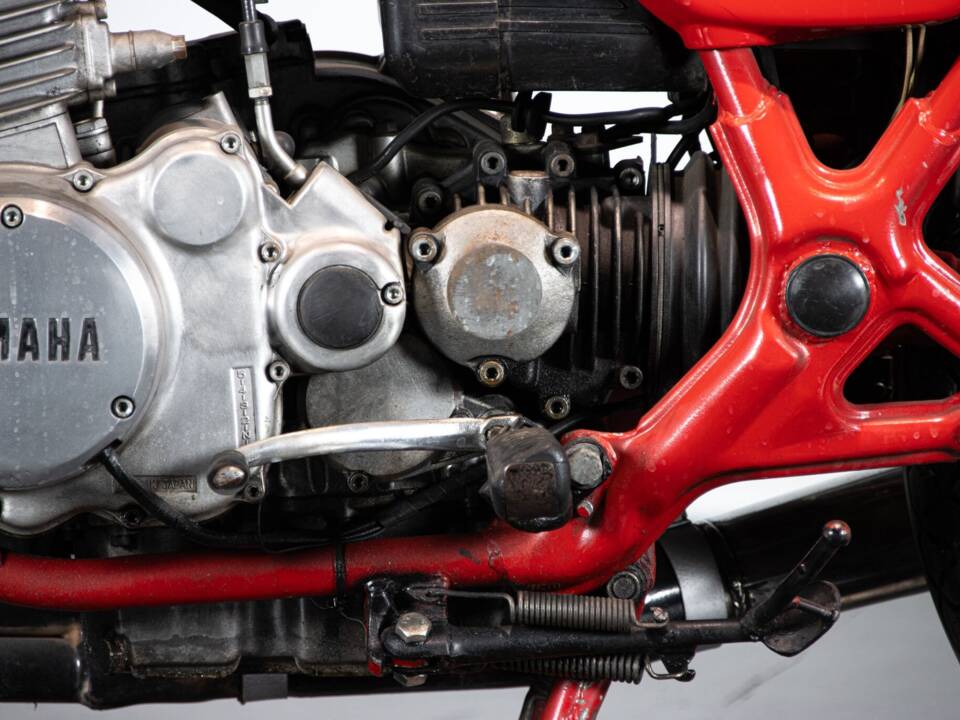 Image 12/50 of Yamaha XS 750 (1979)