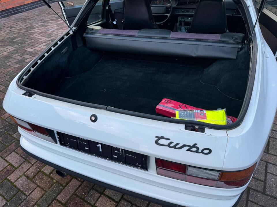 Bild 34/45 von Porsche 944 Turbo (1985)