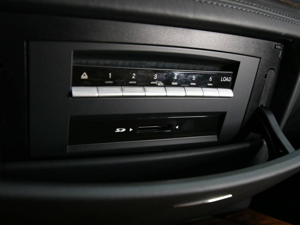 Image 73/78 of Mercedes-Benz S 600 L (2010)