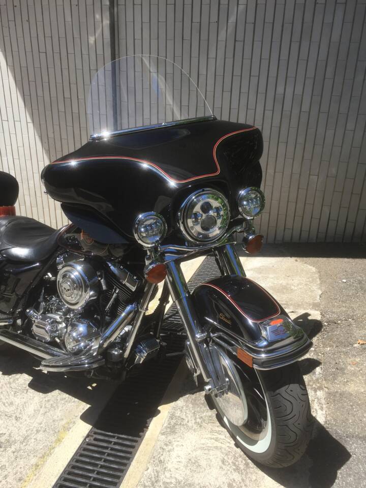 Immagine 2/10 di Harley-Davidson FLHTCU-SE Ultra Classic Electra Glide (2000)