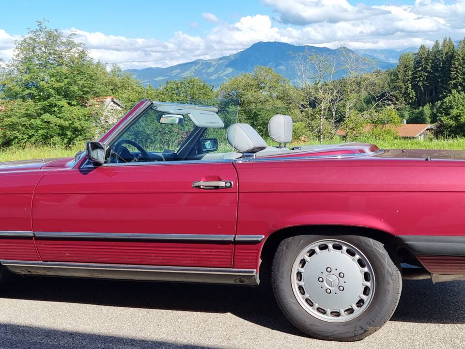 Image 7/13 de Mercedes-Benz 560 SL (1989)