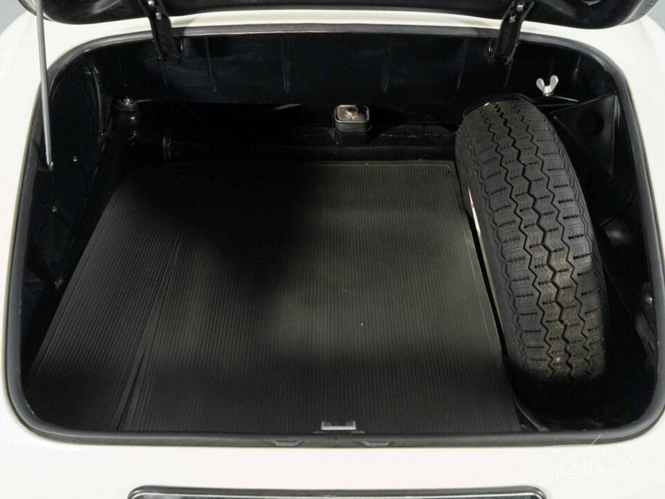 Image 19/19 of Mercedes-Benz 190 SL (1962)