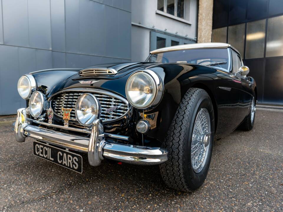 Image 32/50 of Austin-Healey 3000 Mk II (BN7) (1962)