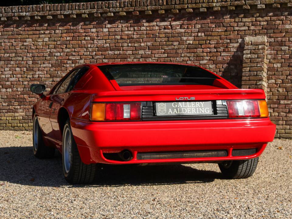 Image 2/50 of Lotus Esprit SE (1992)