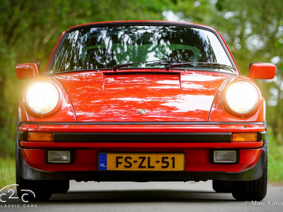Image 2/63 of Porsche 911 Carrera 3.2 (1986)
