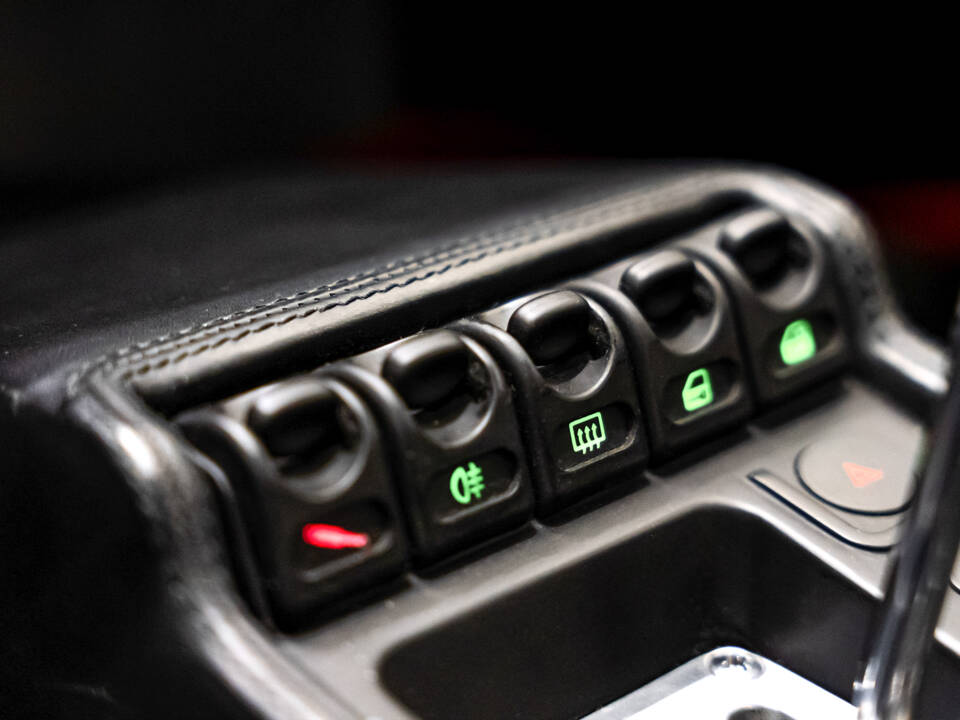 Image 36/55 of Ferrari F 355 Berlinetta (1994)