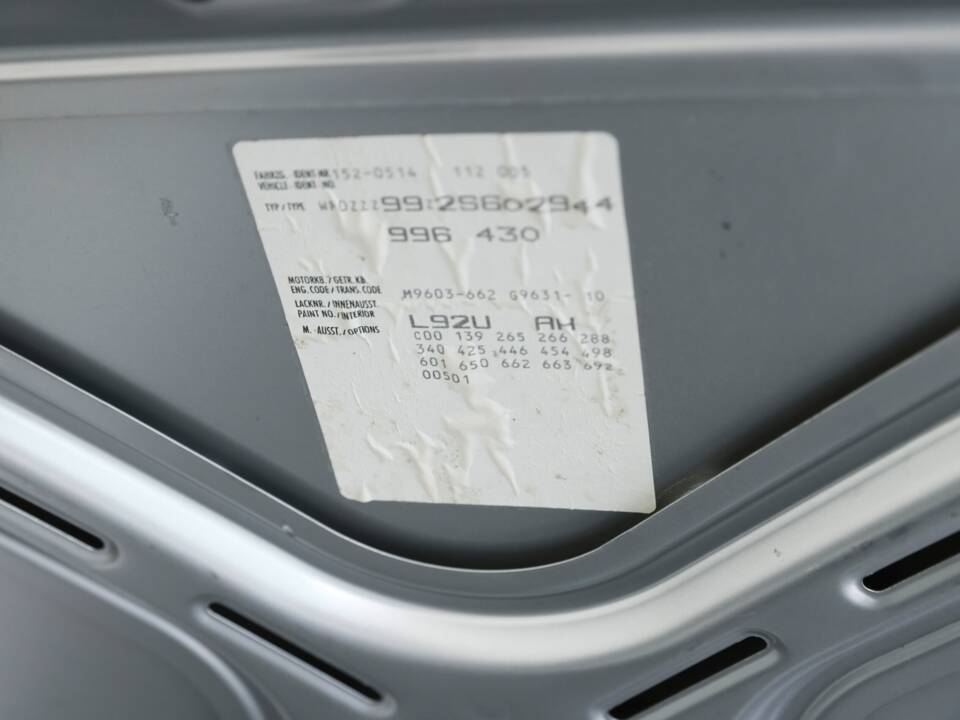 Image 38/50 of Porsche 911 Carrera 4S (2004)