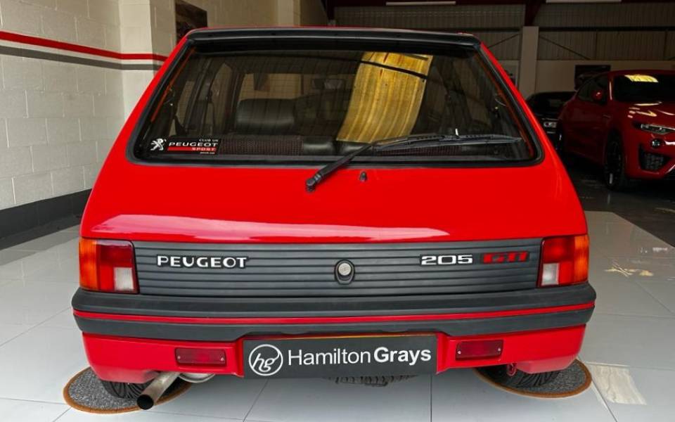 Image 39/42 de Peugeot 205 GTi 1.9 (1989)