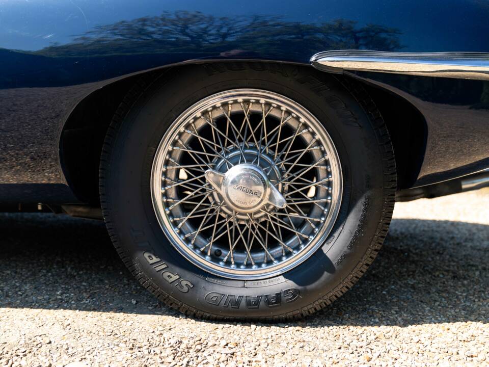 Bild 25/50 von Jaguar XK-E (1967)