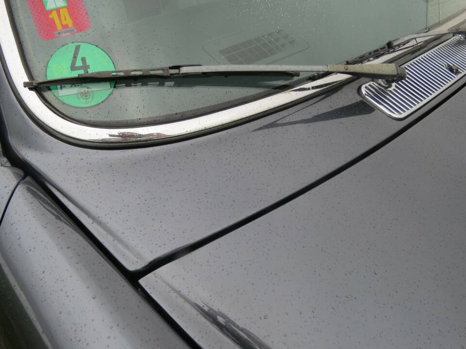 Image 12/30 of Daimler Double Six (1992)