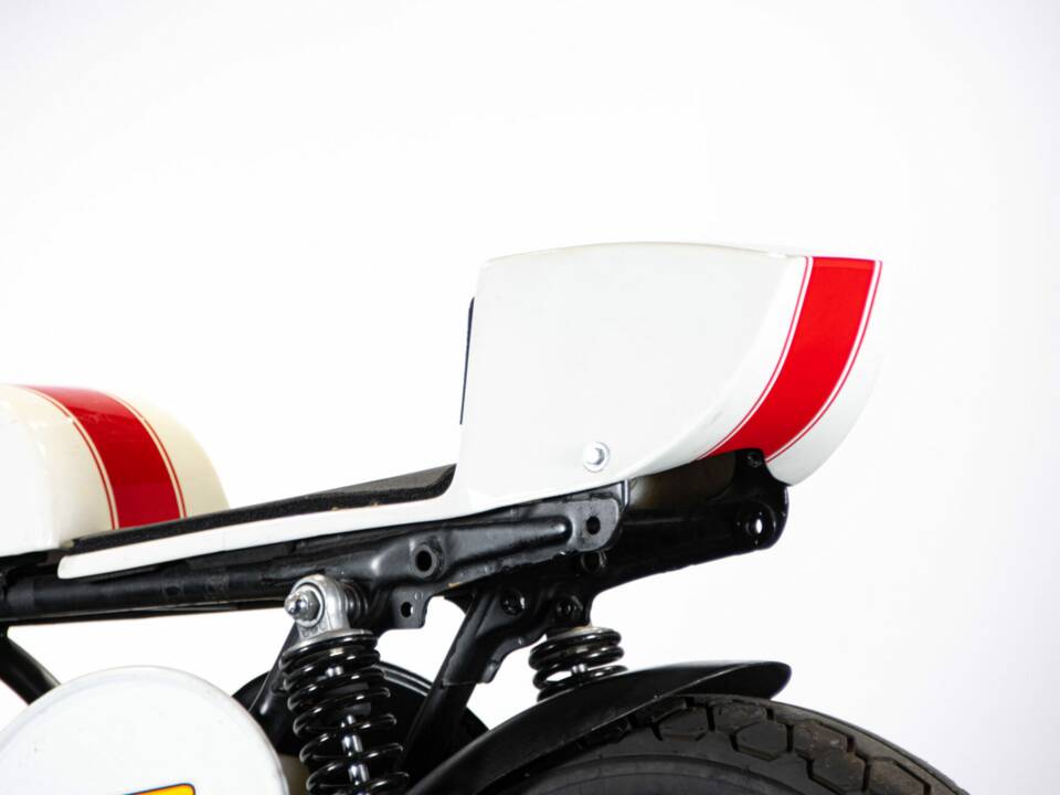 Imagen 12/50 de Yamaha 175 GP Special (1975)