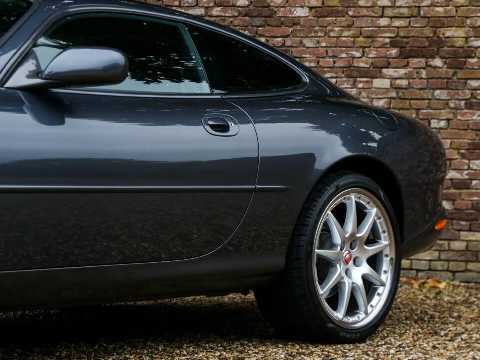 Immagine 20/50 di Jaguar XK8 4.0 (2002)