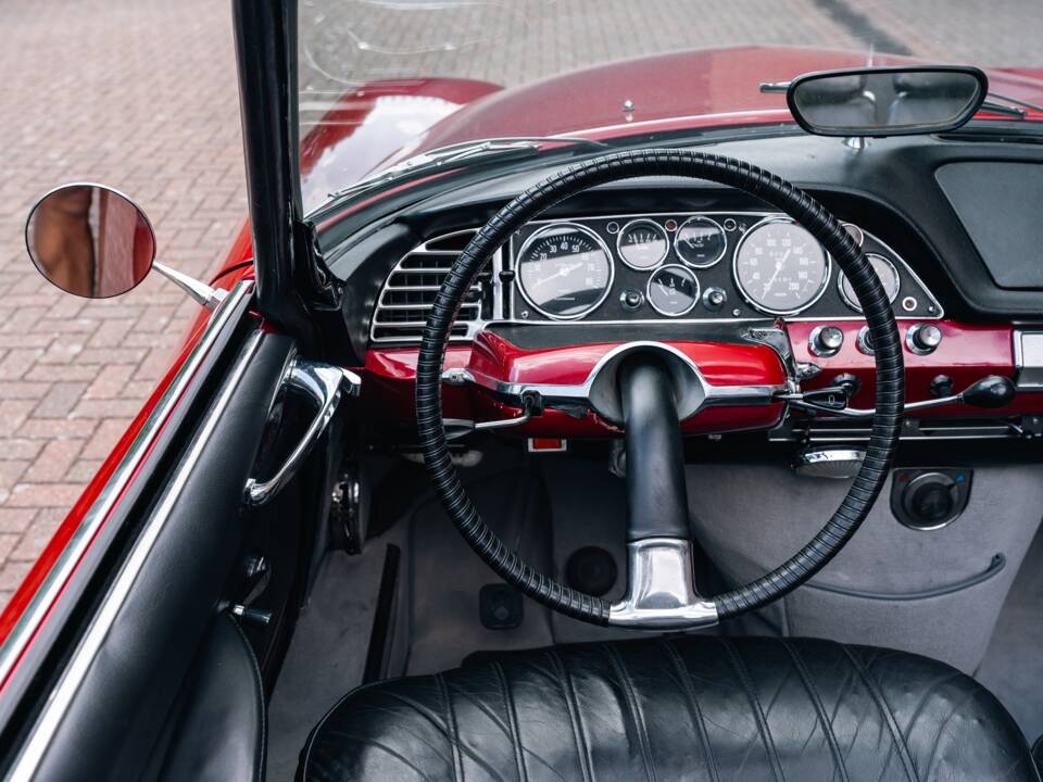 Image 19/50 de Citroën DS 21 (1969)