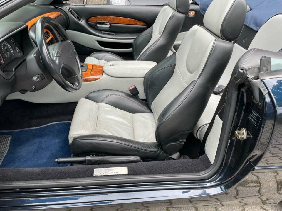 Bild 17/20 von Aston Martin DB 7 Vantage Volante (2003)