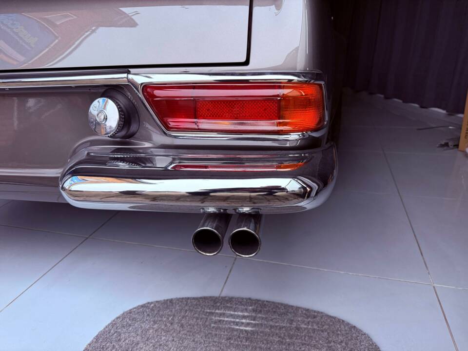 Image 27/36 of Mercedes-Benz 230 SL (1966)