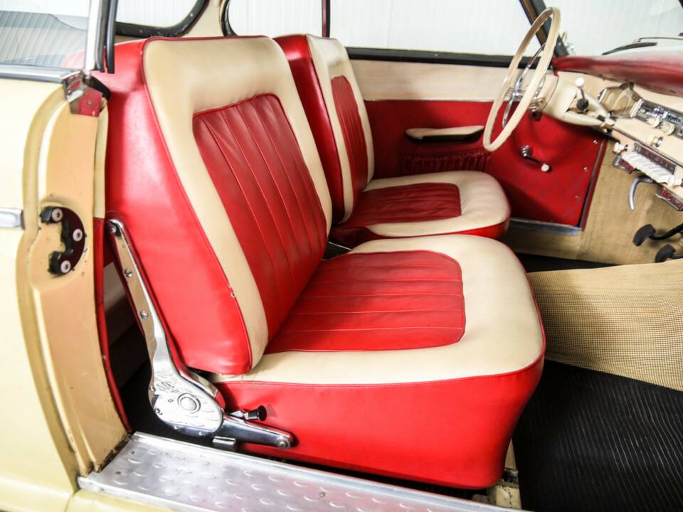 Image 32/50 of Borgward Isabella Coupe (1958)