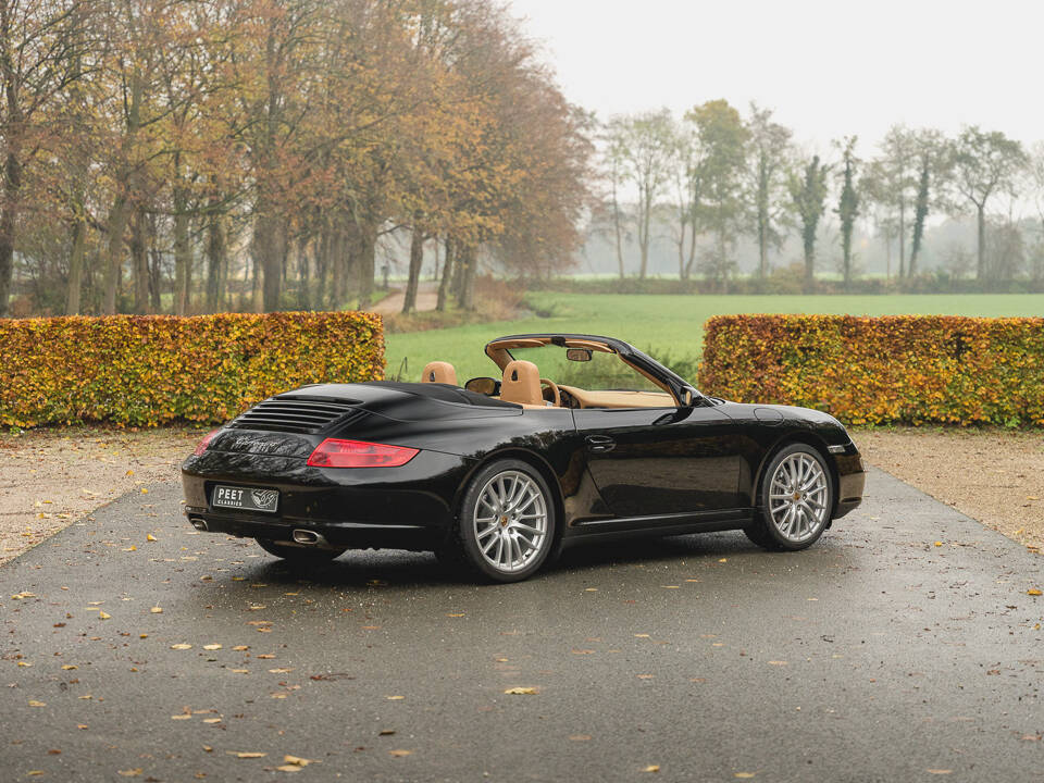 Image 3/96 of Porsche 911 Carrera 4 (2006)