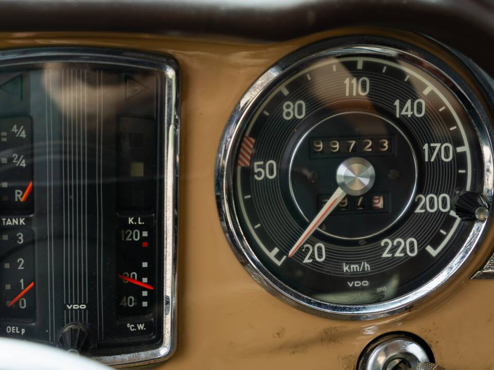 Bild 12/31 von Mercedes-Benz 230 SL (1966)