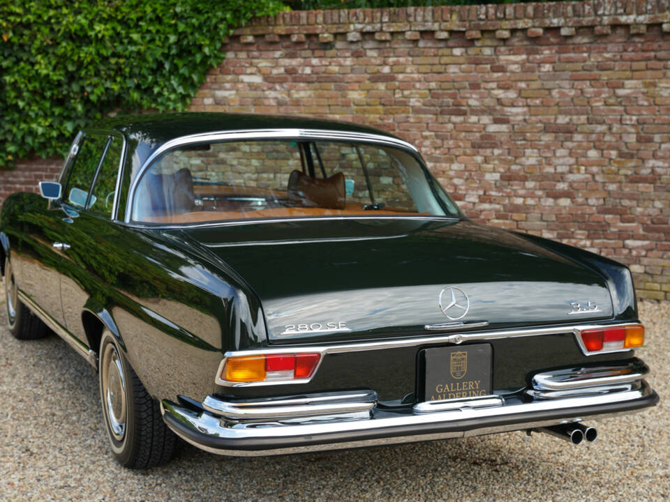 Image 16/50 of Mercedes-Benz 280 SE 3,5 (1971)