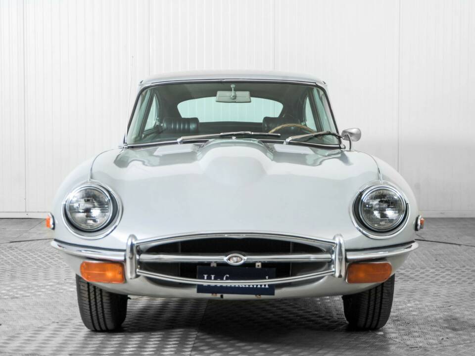 Image 11/47 de Jaguar E-Type (1969)