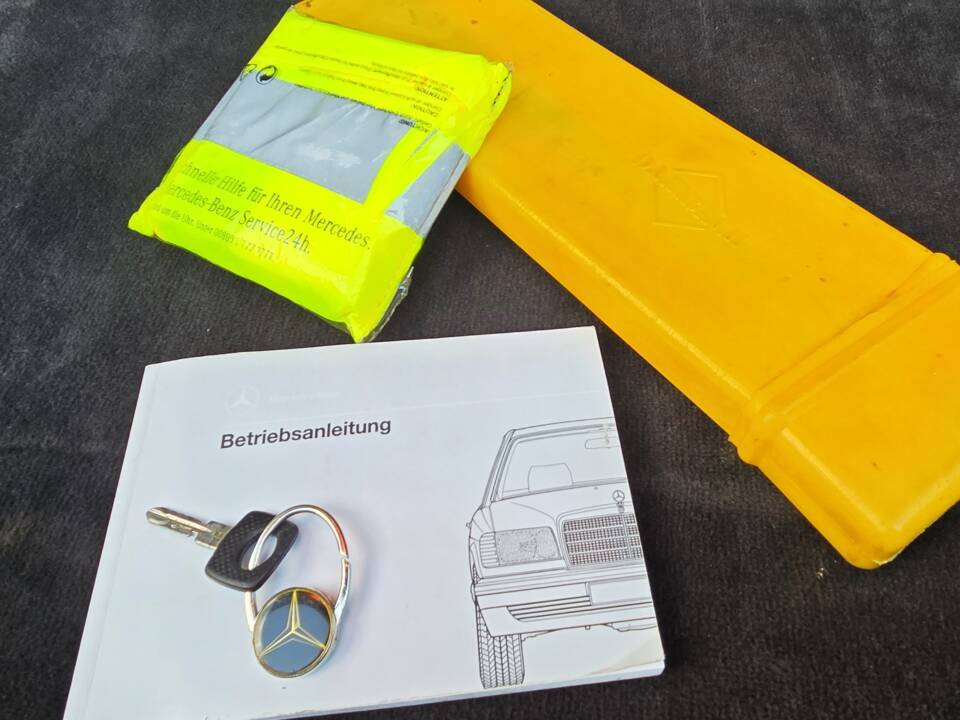 Afbeelding 27/31 van Mercedes-Benz 560 SEC (1991)