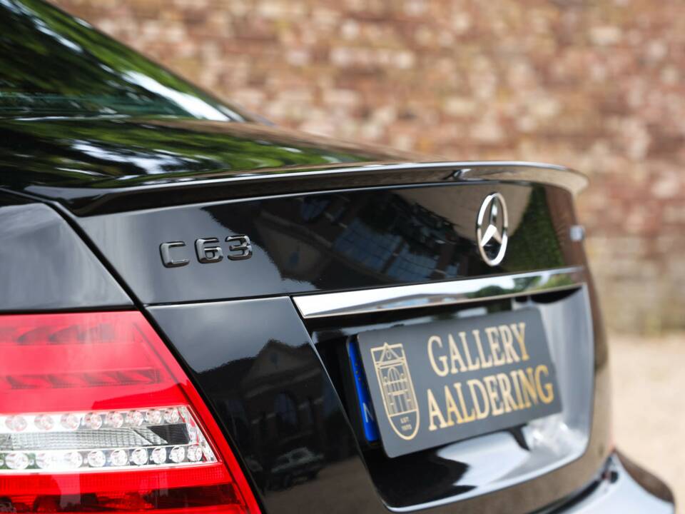 Image 7/50 of Mercedes-Benz C 63 AMG (2012)