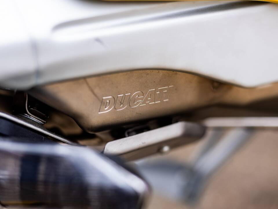 Immagine 12/30 di Ducati DUMMY (2004)