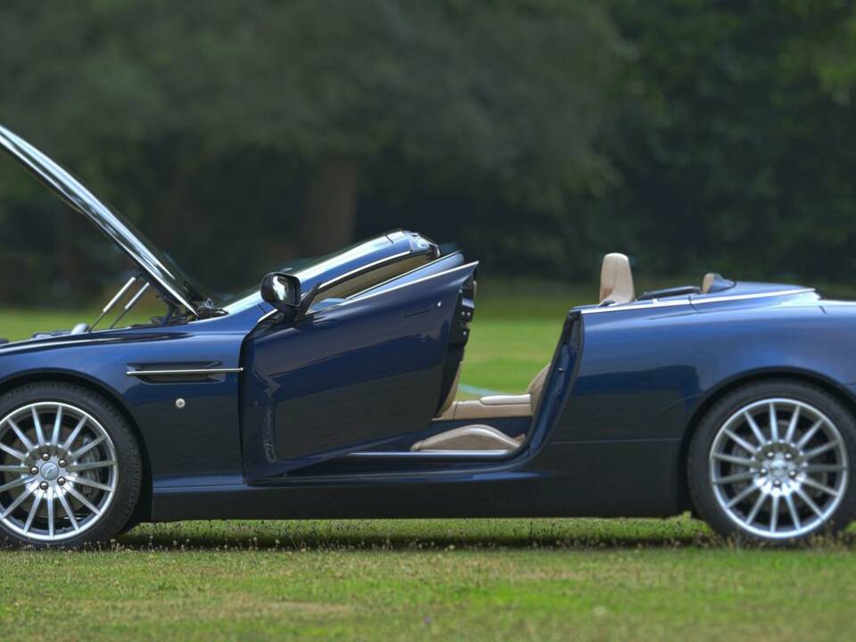 Image 26/50 of Aston Martin DB 9 Volante (2006)