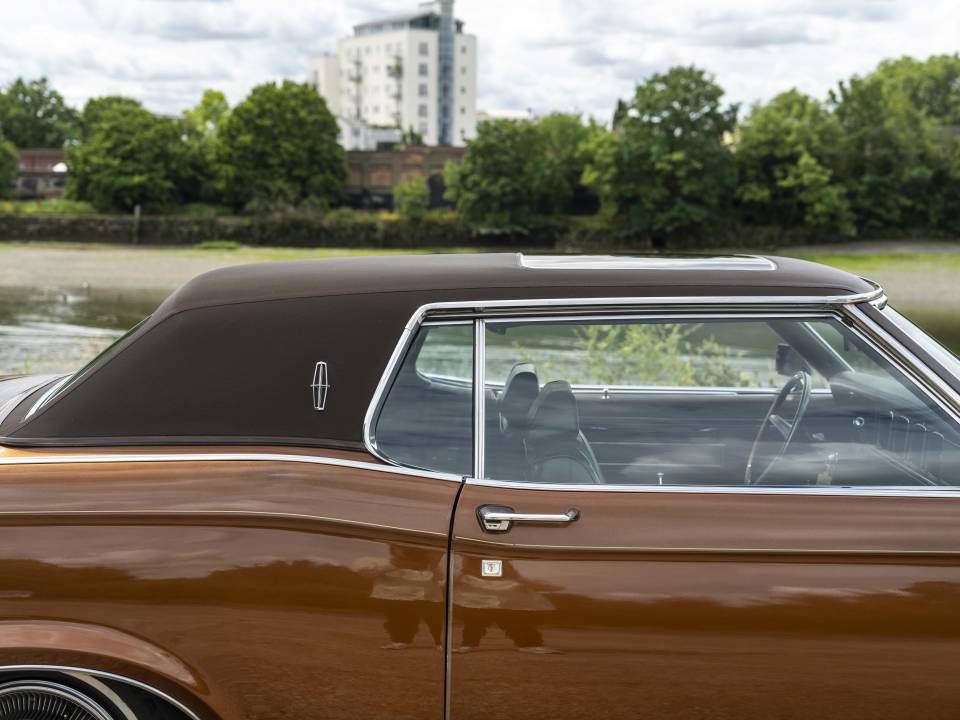 Image 12/37 of Lincoln Continental Mark III Hardtop Coupé (1971)