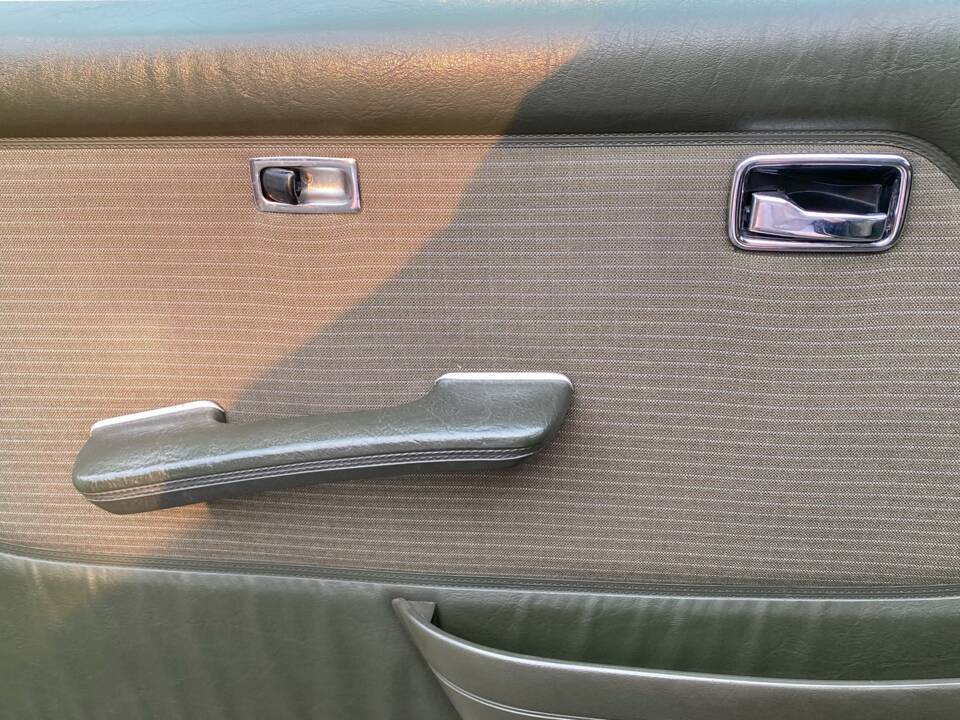 Image 39/66 of Mercedes-Benz 230 CE (1981)